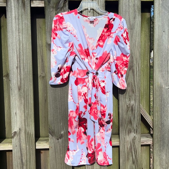 VENUS Dresses & Skirts - Venus floral dress